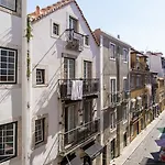 Chiado Patio Apartamento *