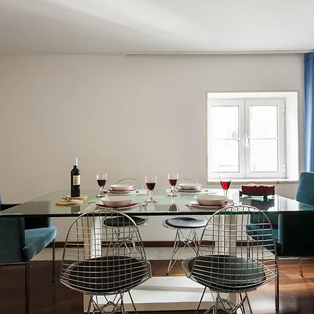 Chiado Patio Apartment Lisbon