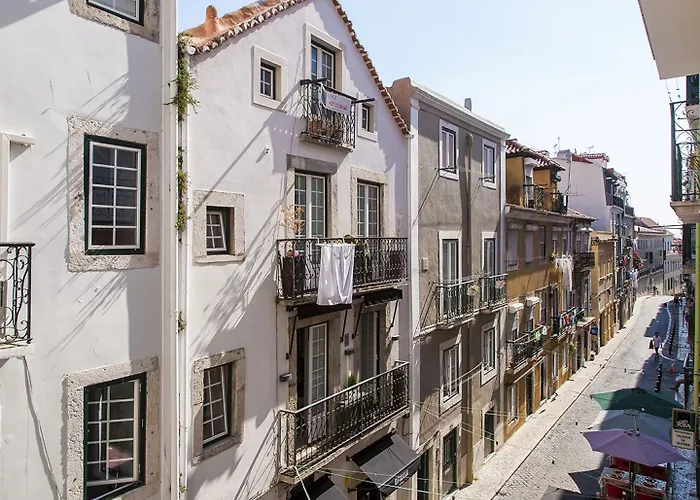 Chiado Patio דירה *